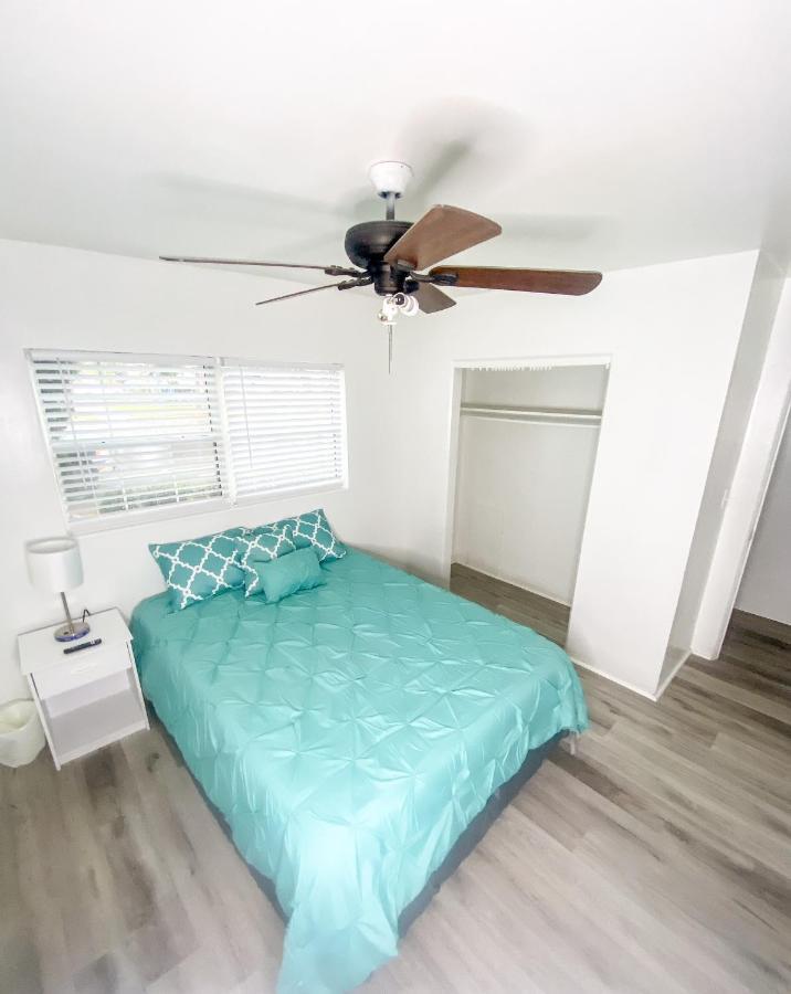 Uptown Inn & Suites St. Petersburg Dış mekan fotoğraf
