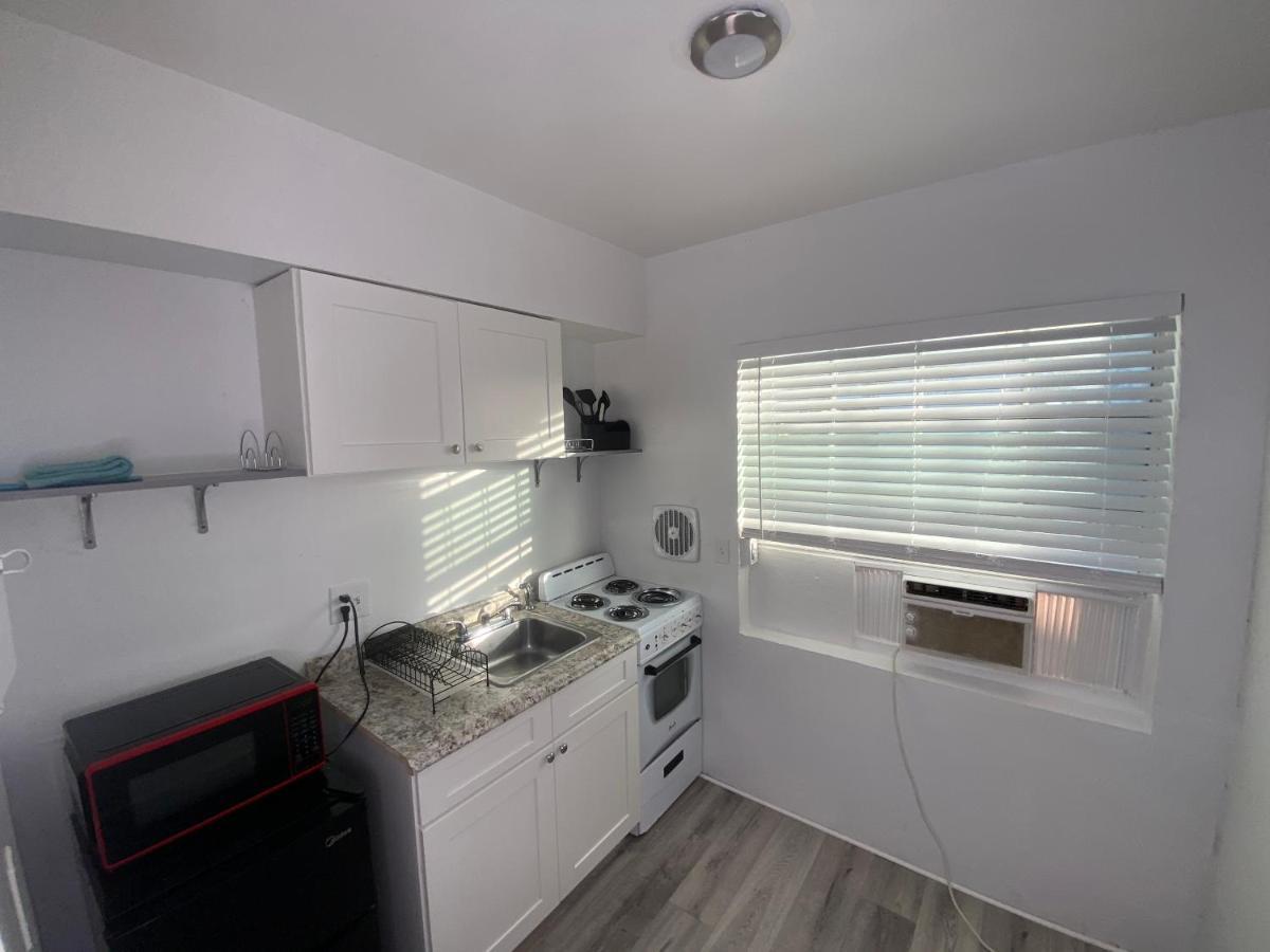 Uptown Inn & Suites St. Petersburg Dış mekan fotoğraf