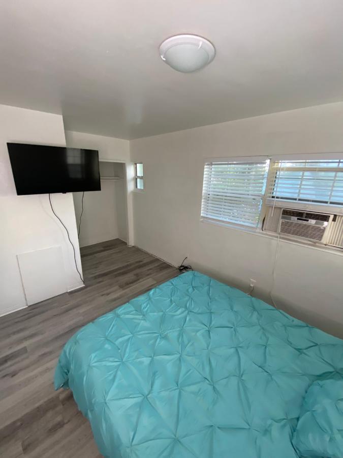 Uptown Inn & Suites St. Petersburg Dış mekan fotoğraf