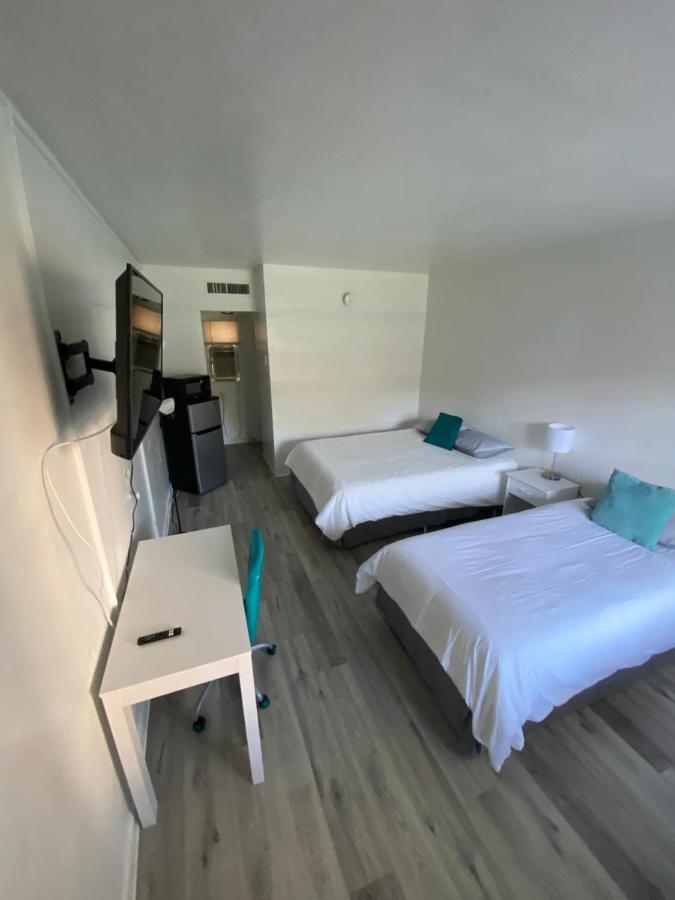 Uptown Inn & Suites St. Petersburg Dış mekan fotoğraf