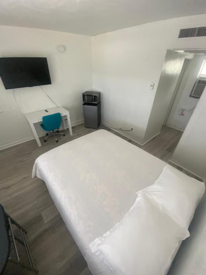 Uptown Inn & Suites St. Petersburg Dış mekan fotoğraf