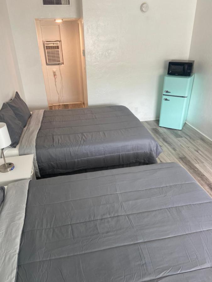 Uptown Inn & Suites St. Petersburg Dış mekan fotoğraf