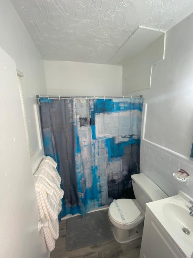 Uptown Inn & Suites St. Petersburg Dış mekan fotoğraf