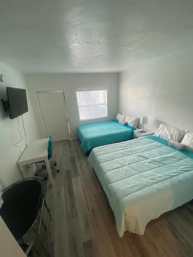 Uptown Inn & Suites St. Petersburg Dış mekan fotoğraf