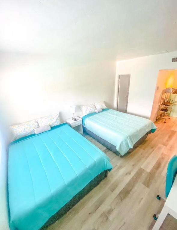 Uptown Inn & Suites St. Petersburg Dış mekan fotoğraf