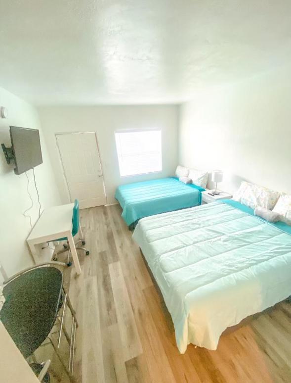 Uptown Inn & Suites St. Petersburg Dış mekan fotoğraf